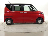 両側パワースライドドア付きだから、狭い駐車スペースなどでの 乗り降りラクラク!小さなお子さまのいるご家庭には嬉しい装備。