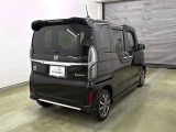 Honda SENSING装着車です。衝突を予測してブレーキをかけたり、前のクルマにちょうどいい距離で走行できる多彩な安心・快適機能を搭載した支援システムがドライバーをサポート。