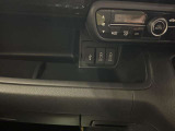 USBポート付きで長時間運転でも充電出来ます♪