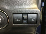 両側電動スライドドアで運転席で後席ドアの開閉をワンタッチ操作
