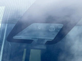 【トヨタセーフティセンス】走行中に前方の車両等を認識し、衝突しそうな時は警報とブレーキで衝突回避と被害軽減をアシスト。より安全にドライブをお楽しみいただけます。