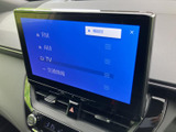 FM・AM・テレビや交通情報など、使いたい項目を画面から選べるナビ・オーディオ。日常の移動で必要な情報や音楽にアクセスしやすく、目的に合わせて使い分けられる便利な装備です。