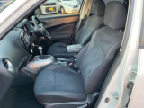 助手席も広く、スムーズに乗り降りいただけます!