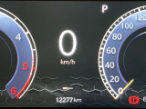 お客さまが車をお乗りになるうえでの、あらゆるサポートをすることが大切だと考えています。お客様とのコミュニケーションを大切に、新車はもちろん良質な中古車をいつでもご提案できるよう準備しております。