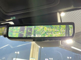 【デジタルインナーミラー】後席の大きな荷物や同乗者で後方が確認しづらい時でも安心!カメラが撮影した車両後方の映像をルームミラー内に表示。クリアな視界で状況の確認が可能です!