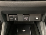 ソケット類も充実☆対応のケーブルがあれば車内でスマホなどの充電が可能です☆