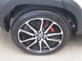 純正アルミホイール装備。タイヤ4本、新品と交換して納車いたします。