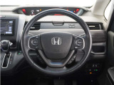 ◆ハンドル全体◆各種スイッチがハンドルから手を放さず操作できるので運転中でも楽に操作できます。