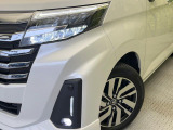 【LEDヘッドライト】悪天候や夜間走行時も良好な視界を確保し安心して運転できる高輝度LEDヘッドライトを装備!点灯速度が早く、消費電力も抑えられています。