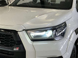 LEDヘッドライトです。デザイン性がよくとても明るいので、夜間の走行や悪天候でも安心です。しかも長寿命!