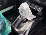 スポーツシフトに入れてマニュアル車感覚の走行が出来ます。山道走行や高速道路の走行に大活躍です★