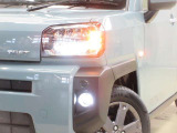 LEDヘッドライトです。デザイン性がよくとても明るいので、夜間の走行や悪天候でも安心です。しかも長寿命!