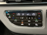Wエアコン付きです!運転席・助手席それぞれ快適な車内でお過ごしいただけます。