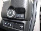 運転席にいながら後席電動スライドドアの開閉が可能です。