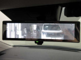 スマートルームミラー付きで後部座席に乗車してても後方がしっかり見れます