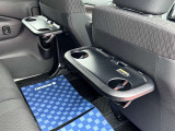 [パーソナルテーブル]運転席と助手席のシートバックに折り畳み式のテーブル♪ドライブを楽しくします☆