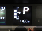 たとえばダイハツのお店にある、たくさんのスマアシ搭載車は、正常に作動する事をしっかり確認します。