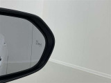 ブラインドスポットモニター付きで、車線変更時に後方確認をアシストしてくれます!