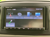 FM・AMやCD、Bluetooth Audio、テレビなどの選択肢が画面上に並び、使いたい音源を確認しやすい構成です。状況に合わせてオーディオを選べる便利な装備です。