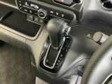 発進時から滑らかに加速する無段階変速のCVTはストップ&ゴーの多い街の中も快適です