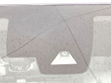【インテリジェントエマージェンシーブレーキ】フロントカメラで前方の車両や歩行者を検知。衝突しそうな時は衝突被害軽減ブレーキが作動、衝突回避をサポート。より安全にドライブをお楽しみいただけます。