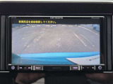 バックカメラ搭載。ナビ画面に後方視界が映し出されるので、駐車の際のサポートになります。