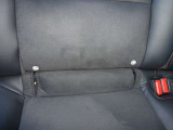 【ISOFIX(アイソフィックス)】お子様がいらっしゃるご家庭は必見!後席にチャイルドシートを直接金具に固定出来るISOFIX規格対応の座席です♪シートベルトのみを使用しての固定よりも安定します!