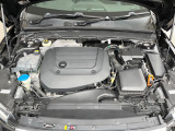 ご納車前に、店舗に併設された整備工場にて点検整備を行います。ボルボ車を熟知したテクニシャンが、ディーラーならではの安心感をご提供致します。