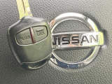 【キーレス】少し離れた場所からでもボタン一つでドアの開錠・施錠ができるのでとっても便利!ドアの鍵穴周りに傷をつけることもありません♪