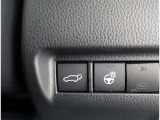 後ろが狭くてもサッと積める。途中で止められる安心のバックドア。後ろの駐車スペースが狭い時に重宝しますよ♪