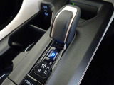 【CVT】無段変速機という意味です。 オートマミッションの中でも、ギヤによる変速をしないので、その分燃費が上がり経済的☆
