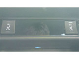 運転席、助手席シ-トにはシ-トヒ-タ-が付いているので、寒い朝も快適〜♪