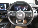 運転が楽しくなる明るく開放的な運転席まわりです。