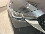 LEDヘッドライトは、点灯の瞬間から最大光量を発揮し、突然暗くなるトンネルなどでの安定感を高めます。