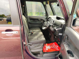 お客様のご予算帯に合わせたお車を常時100台以上取り揃えています!当社のスタッフがお客様のお車選びをしっかりサポートしご提案させていただきます!