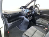 見通しのよいすっきりとした視界で、誰でも運転しやすいです。運転のしやすさは疲れにくさにも繋がりますよ♪