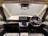 全方位で視界が広い、気持ちがよくて運転がしやすいインテリア