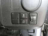 トラクションコントロール装備です。すべりやすい路面での発進時や加速時にタイヤの空転を抑え、駆動力確保に貢献する機能です。詳細は販売店スタッフまでおたずねください。