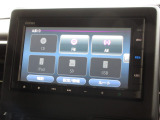 ナビゲーションは純正メモリーナビ(VXM-235Ci)を装着しております。AM、FM、CD、Bluetoothがご使用いただけます。初めて訪れた場所でも安心ですね!
