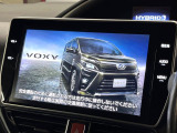 【大画面ナビ】人気の大型10インチナビを装備。存在感のある大画面はインパクト大!ナビ利用時のマップ表示は見やすく、テレビやDVDは臨場感がアップ!いつものドライブがグッと楽しくなります♪