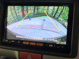 【バックカメラ】駐車時に後方がリアルタイム映像で確認できます。大型商業施設や立体駐車場での駐車時や、夜間のバック時に大活躍!運転スキルに関わらず、今や必須となった装備のひとつです!