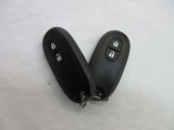 鍵です。こちらでおクルマの開け閉めから、エンジン始動まで行います。