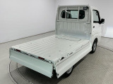 【3方開】荷台のゲートは3方向に。シーンに合わせ、効率よく荷物の積み下ろしが行えます♪