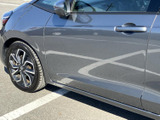 前席側のドアは窓越しに周囲を確認しやすく、乗車前後の視界にも配慮された印象です。開口部が広く、乗り降りの動作をしやすい形状で、日常使いでも扱いやすさを感じられます。