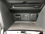 USB,電源ソケット