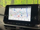 【メーカー純正9インチナビ】インテリアに溶け込むスタイリッシュな「専用設計」メーカーナビを装備♪視認性や操作性など基本性能にも優れ、より上質なカーライフをお楽しみいただけます。
