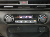 オートエアコンでお好みの温度になり、運転に集中できます。