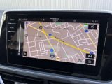 「ディスカバープロ」ナビゲーション機能をはじめ、車両設定や走行情報の確認など、多彩な機能をスマートに操作できます。