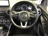 ハンドルも手にしっくり馴染み、握りやすくしっかり車の情報が伝わってきます。