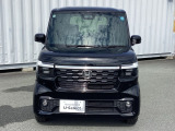 NBOXカスタムの精悍なフロントマスク(^^)/流れるウインカーも特徴的ですね。
